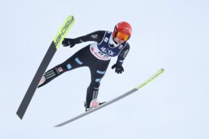 Kein Podest für Skispringerinnen: Schmid auf Rang vier
