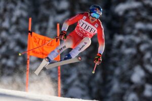 Ski-Star Odermatt vor Sieg bei erster Abfahrt der Saison