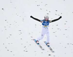 Prevc springt wieder zum Sieg – Freitag wird Dritte