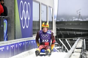 Loch gegen Kumpel Müller: Rodel-Duell mit Österreich beginnt