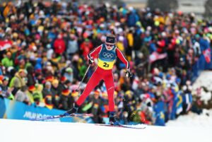 Schwedin stürzt spektakulär: Norwegische Staffel gewinnt