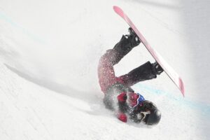 Nach heftigem Sturz: Snowboarderin gibt Entwarnung