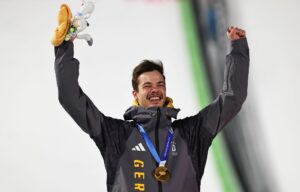 Affe im Kopf: Raimund zwischen feiern und nächster Mission