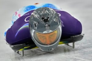 Wirbel um Helm von Skeletoni zu Ehren gefallener Athleten